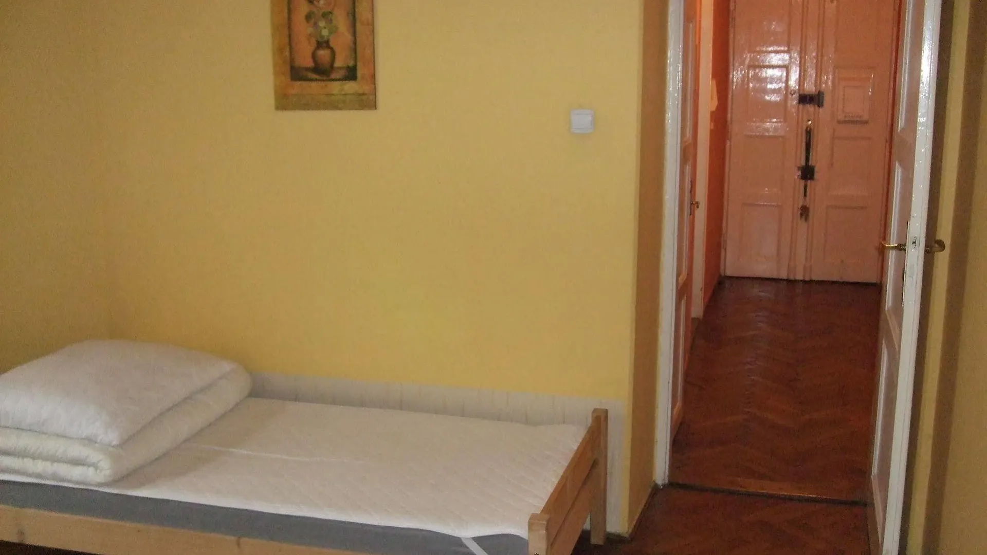 Old Walls Hostel Krakow Poland