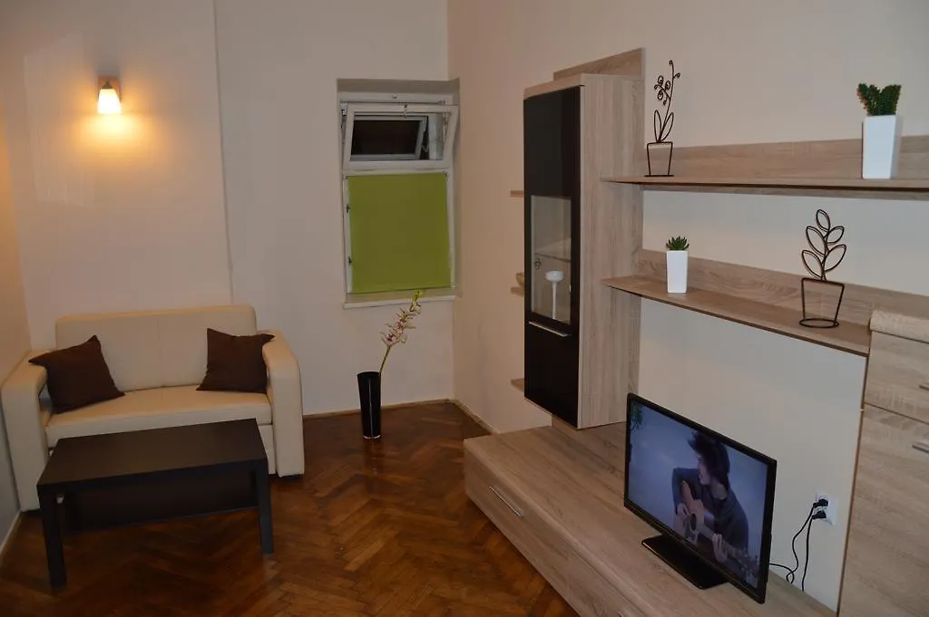 Old Walls Hostel Krasków Πολωνία
