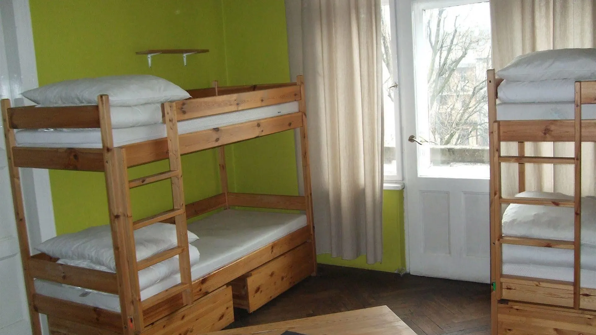 Old Walls Hostel Krasków